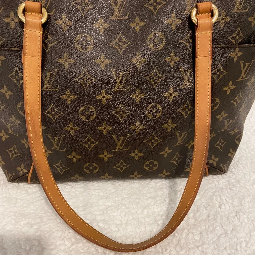 Louis Vuitton Monogram Totally MM Tote Bag